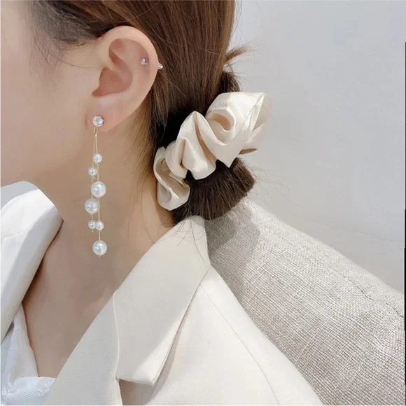 Pearl earring - Picture 1 of 9